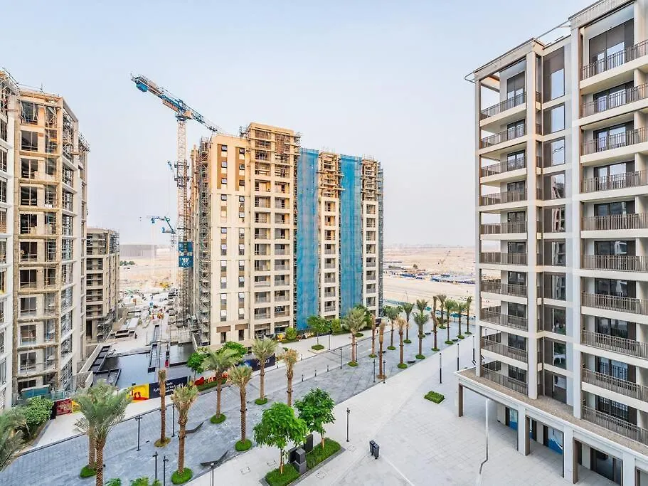 Coastal Charm Casita : 1Br Creek Beach Elegance Dubai