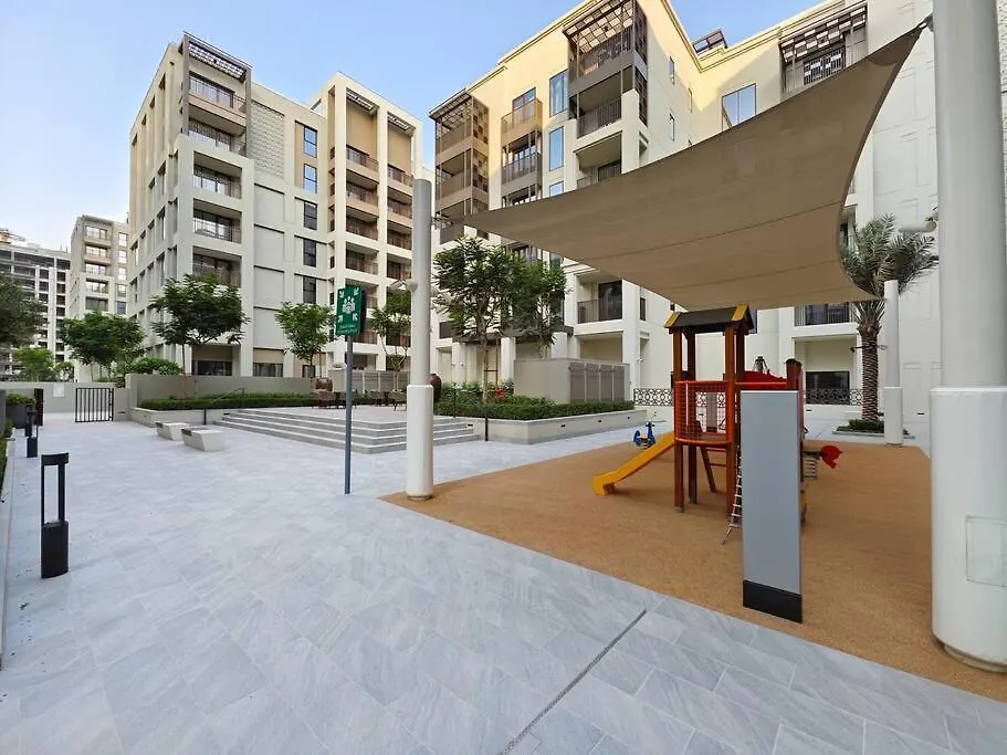 Coastal Charm Casita : 1Br Creek Beach Elegance Dubai